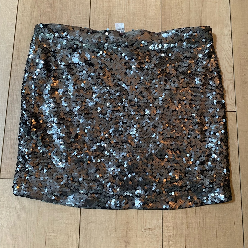 H&M Black and Silver Sequin Mini Skirt New Years Eve sparkly skirt - Picture 8 of 14
